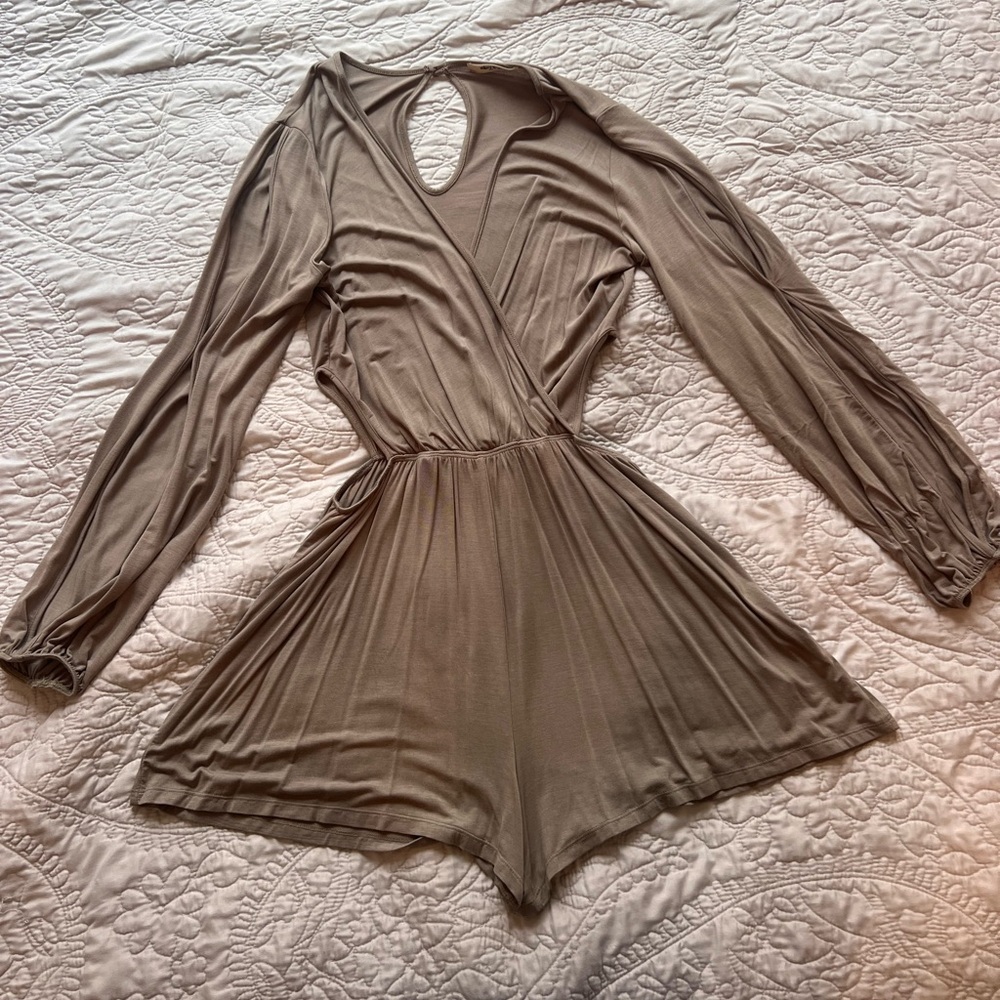 Mikey & Joey Green Long-Sleeve Romper - Size L
